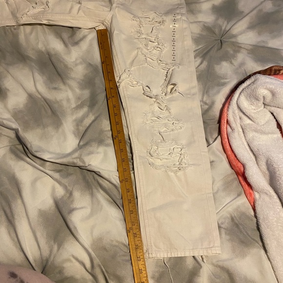 American Eagle ripped 90s boyfriend jeans - Picture 12 of 15